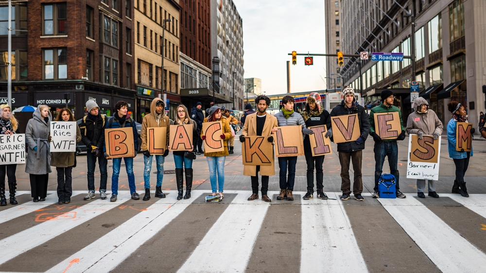 As the protests broke out in Cleveland over the deaths of Tamir Rice and Tanisha Anderson, RA Washington held an open forum on police violence in the city in the basement of Guide To Kulchur. Led by poet and community worker M. Carmen Layne, nearly 200 people gathered for a six-hour discussion. “We wanted to get the pulse of the community,” RA explains [Angelo Merendino]
