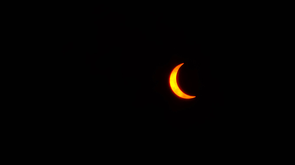 The world seemed to pause for a couple minutes - a peaceful moment of darkness like none other [Karim Haddad/Al Jazeera]