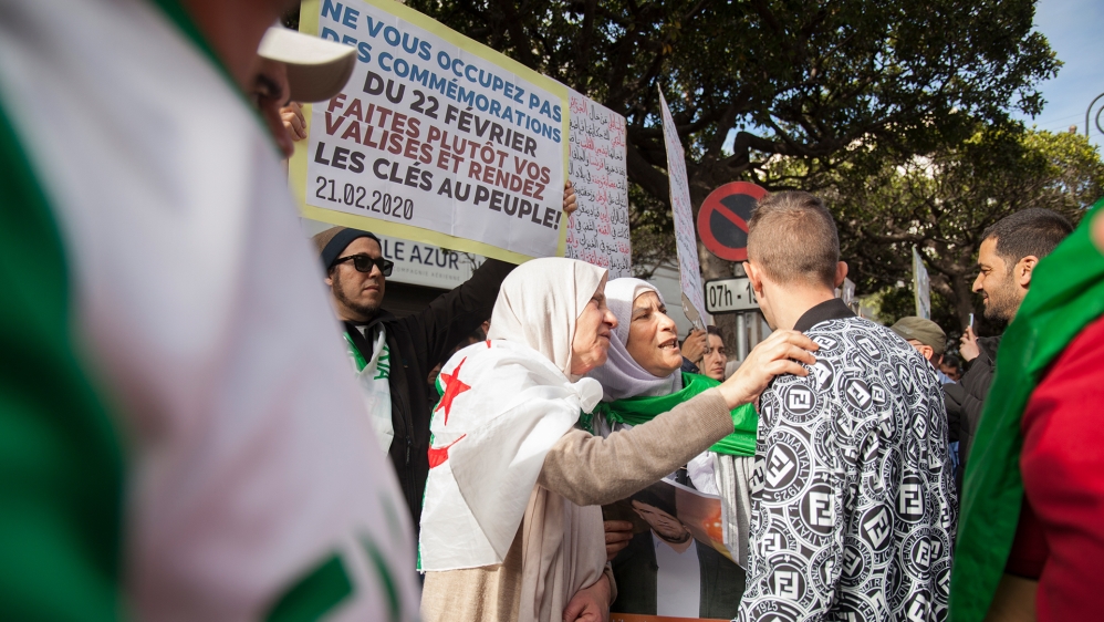 Tadjadit meets and speaks with Algerian protesters